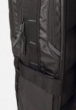 The North Face BASE CAMP VOYAGER DAYPACK UNISEX - Rucksack - Black/asphalt Grey -The North Face d4da443c21b64b3a9dfa664b10c76ed9