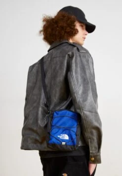 The North Face JESTER CROSSBODY UNISEX - Cross Body Bag - Bark Mist-tnf Black 15 The North Face JESTER CROSSBODY UNISEX - Cross Body Bag - Bark Mist-tnf Black -The North Face f552b94ae7ec46b1b2b3aceda279bba7 1