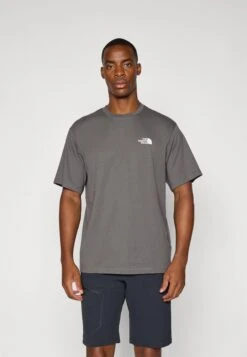 The North Face EXPLORE GEAR RELAXED TEE UNISEX - Print T-shirt - Anthracite Grey 12 The North Face EXPLORE GEAR RELAXED TEE UNISEX - Print T-shirt - Anthracite Grey -The North Face fc0358cd23074bfc9677c9f176615b41